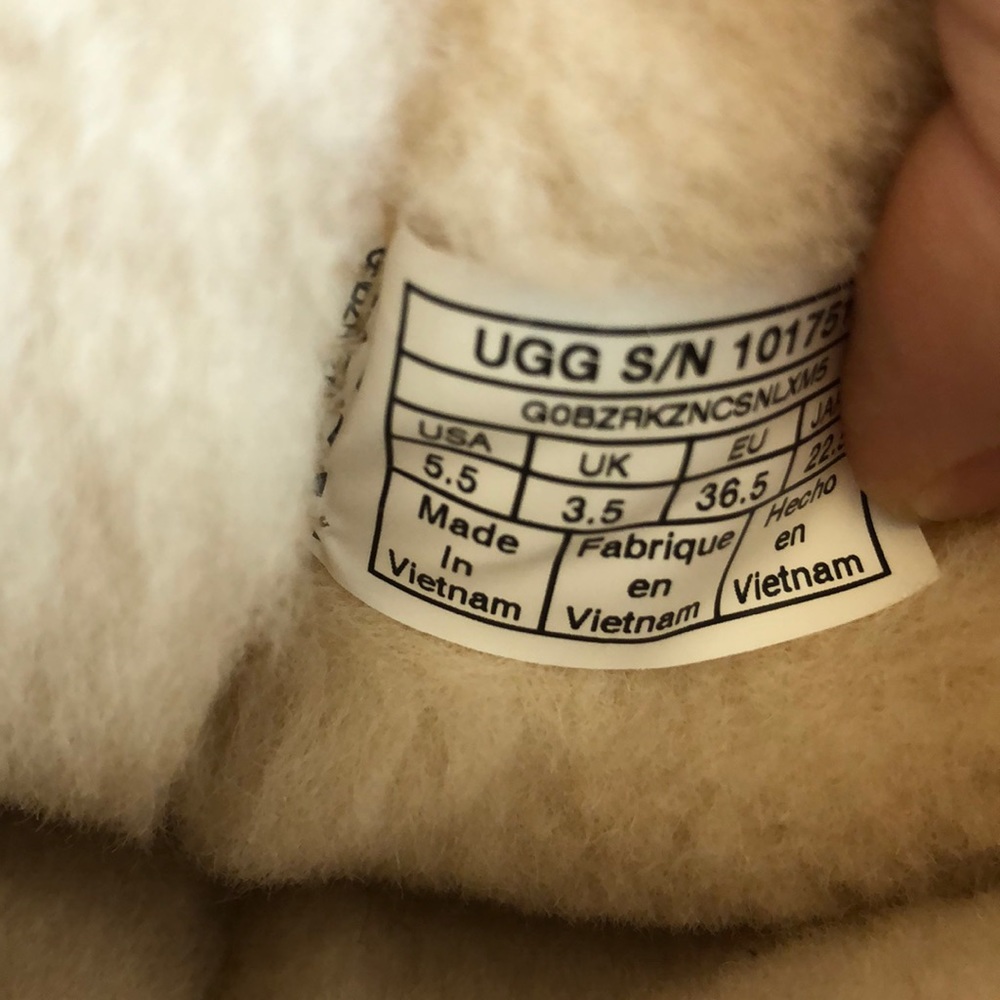 Ugg Women's Sundance Waterproof Boots size 5.5 - Picture 9 of 12
